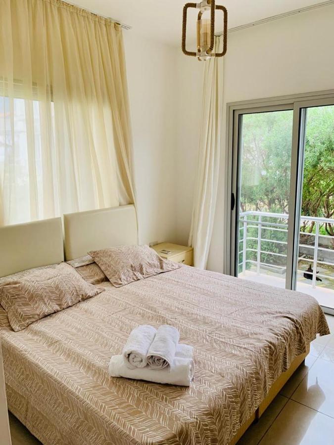 Beautiful & Quiet Two-Bedroom Apartment With Private Garden Lukomorye C1 Kyrenia  Bagian luar foto