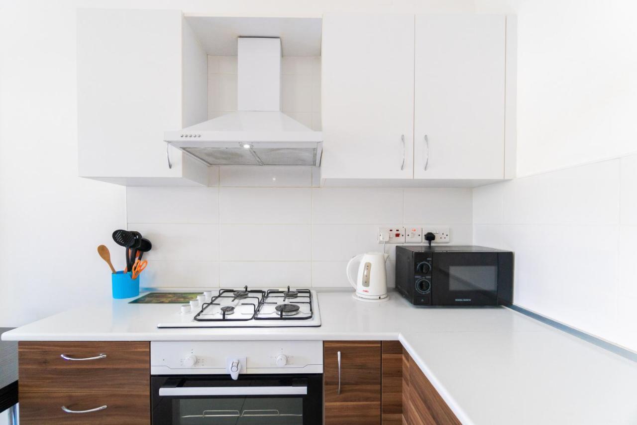 Beautiful & Quiet Two-Bedroom Apartment With Private Garden Lukomorye C1 Kyrenia  Bagian luar foto
