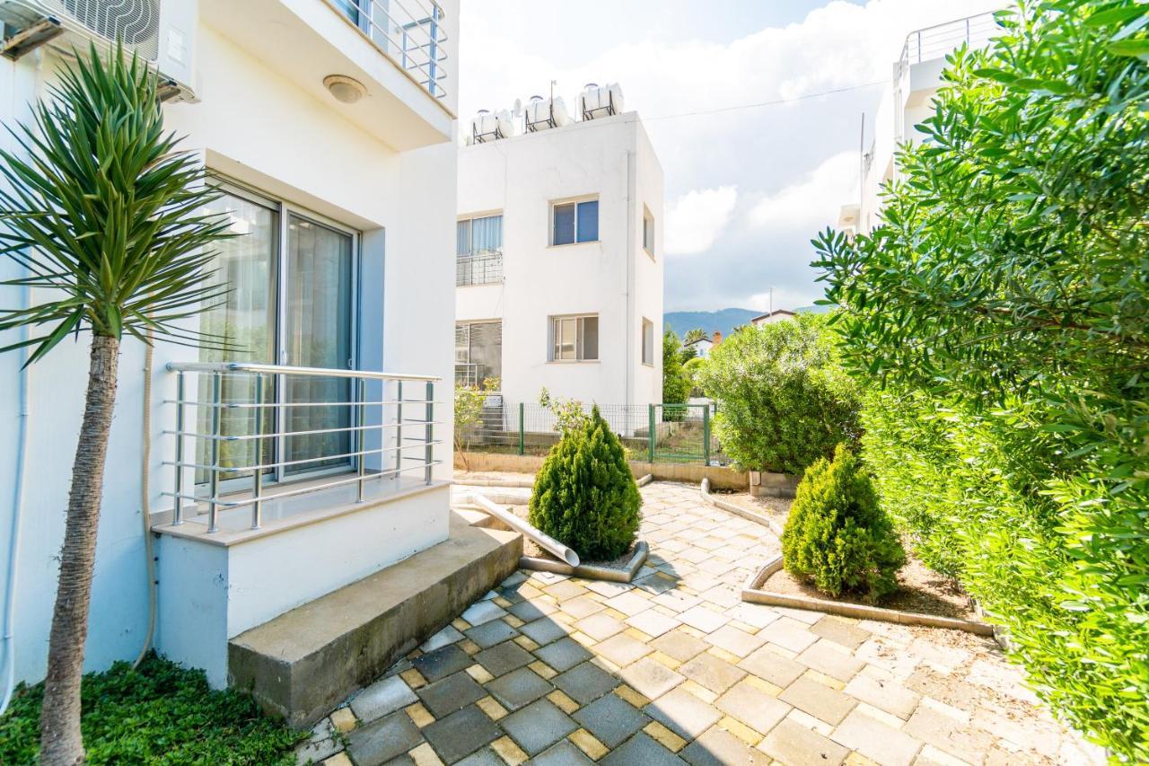 Beautiful & Quiet Two-Bedroom Apartment With Private Garden Lukomorye C1 Kyrenia  Bagian luar foto