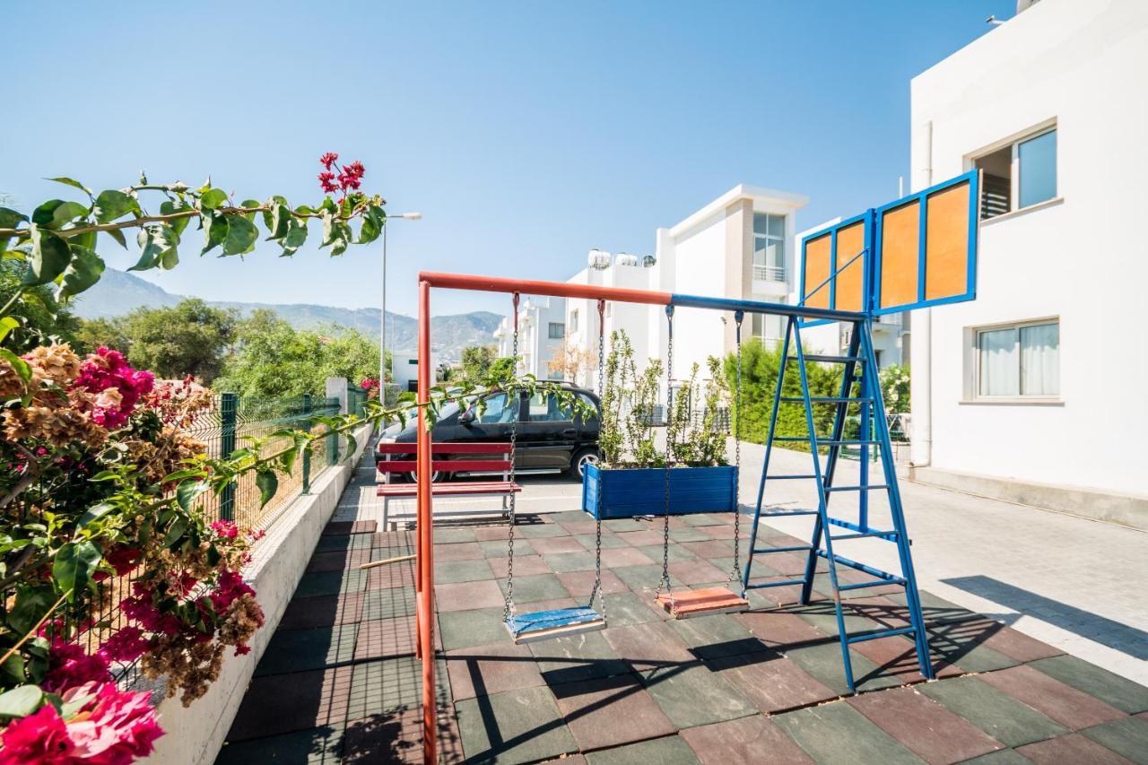 Beautiful & Quiet Two-Bedroom Apartment With Private Garden Lukomorye C1 Kyrenia  Bagian luar foto