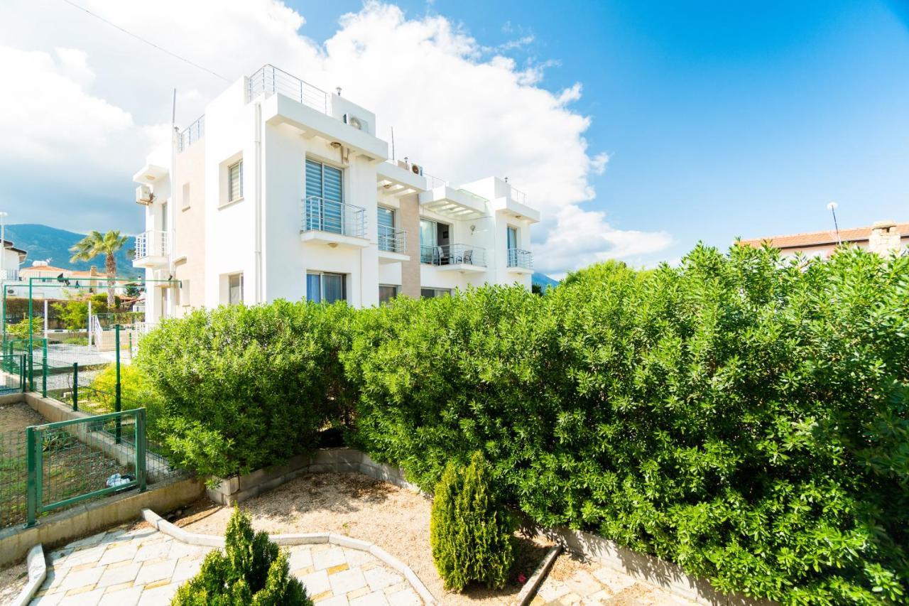 Beautiful & Quiet Two-Bedroom Apartment With Private Garden Lukomorye C1 Kyrenia  Bagian luar foto