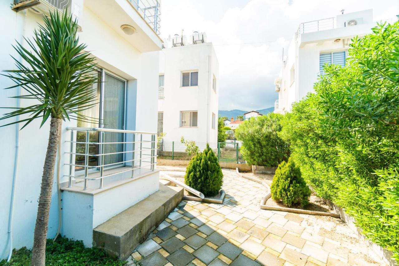 Beautiful & Quiet Two-Bedroom Apartment With Private Garden Lukomorye C1 Kyrenia  Bagian luar foto